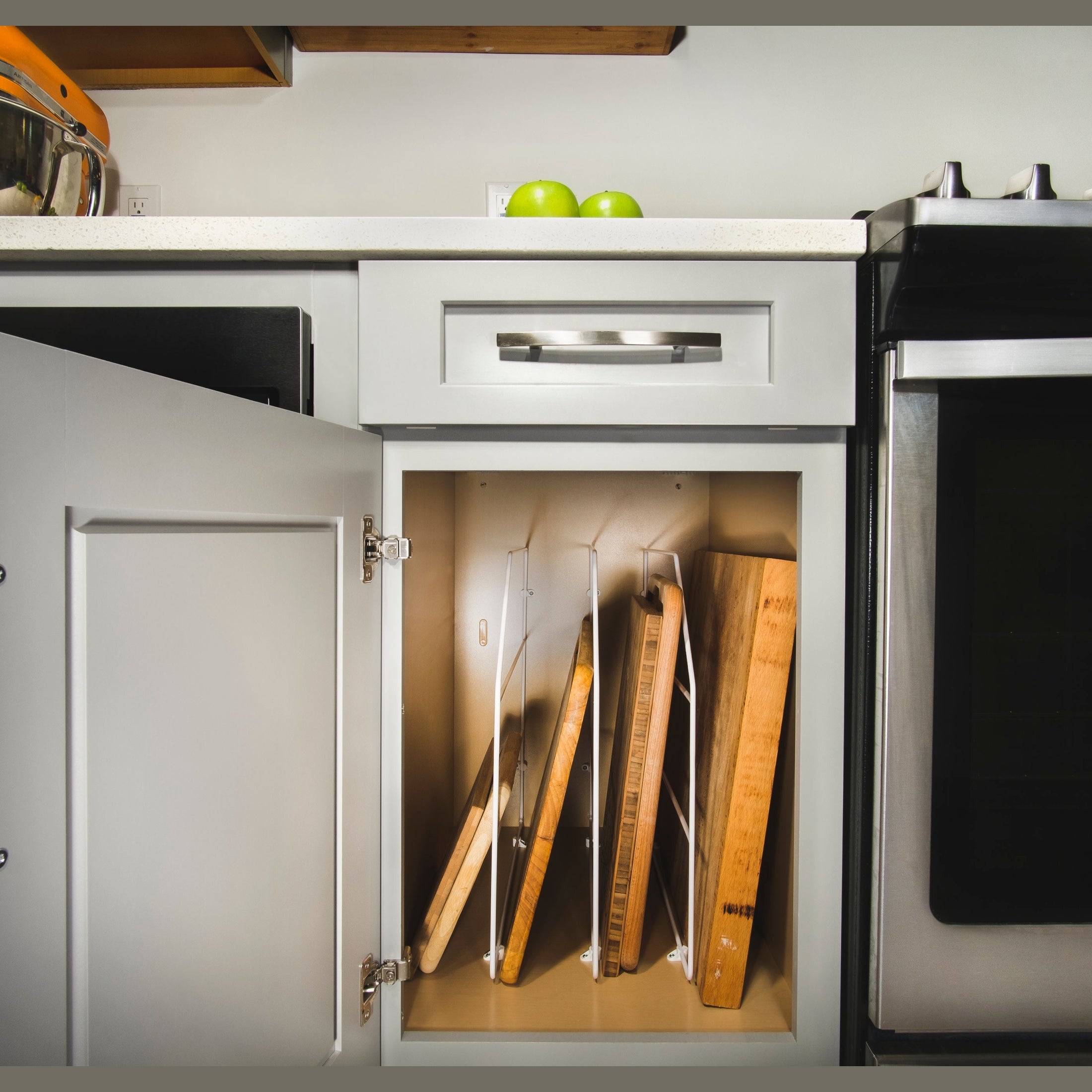 Single 12 in. White Bakeware and Tray Divider