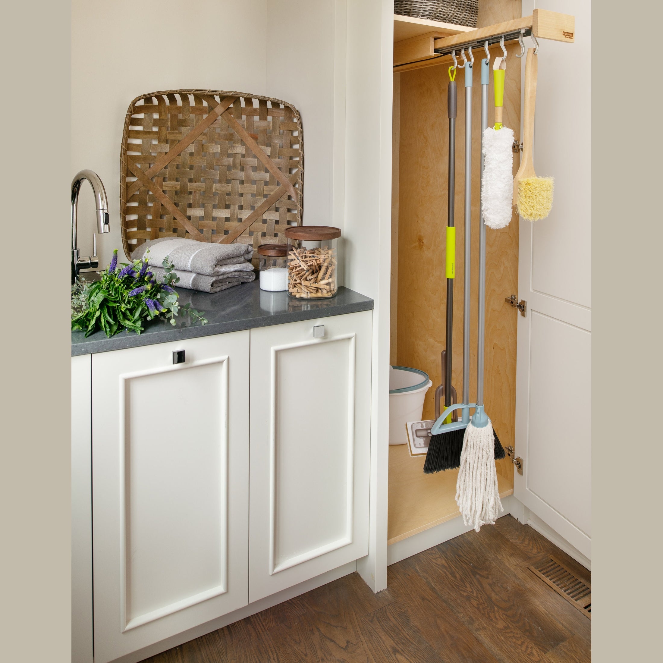 Natural Maple Glideware Pantry  Pullout w/BLUMOTION Soft-Close for 22" Depth